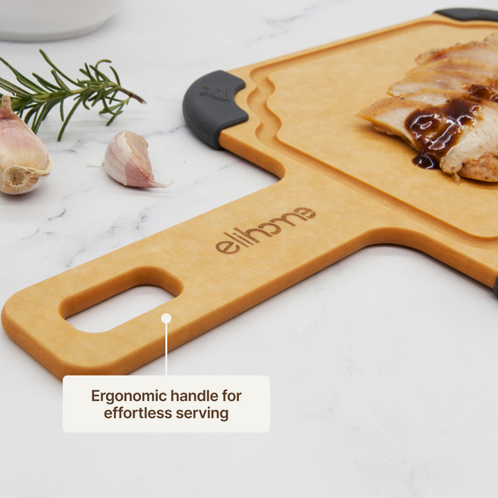 Ergonomic handle makes it easy to carry the Elihome Paddle Series board from kitchen prep to serving